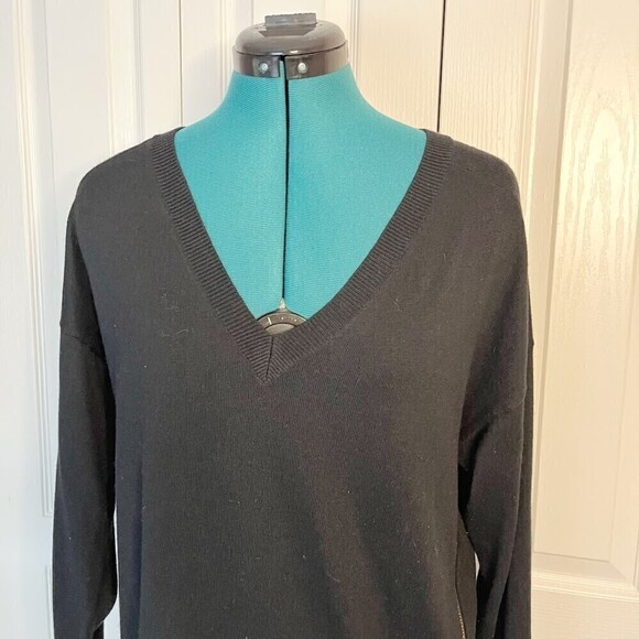 Michael Kors V Neck Cotton Angora Dual Side Gold Zippers Long Sleeve Sweater - Picture 5 of 13